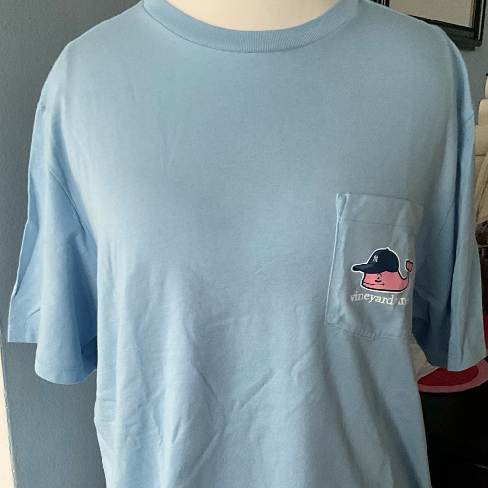 NWT New York Yankees Vineyard Vines Baseball Cap T-Shirt LARGE